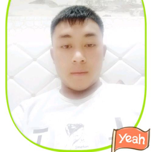 向梦想奔跑的男孩