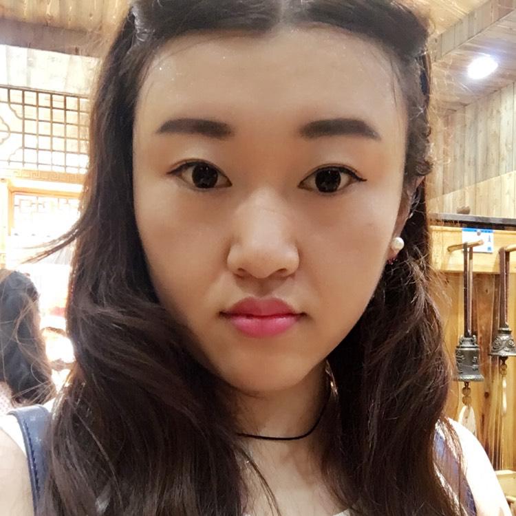 喝露水的小仙女