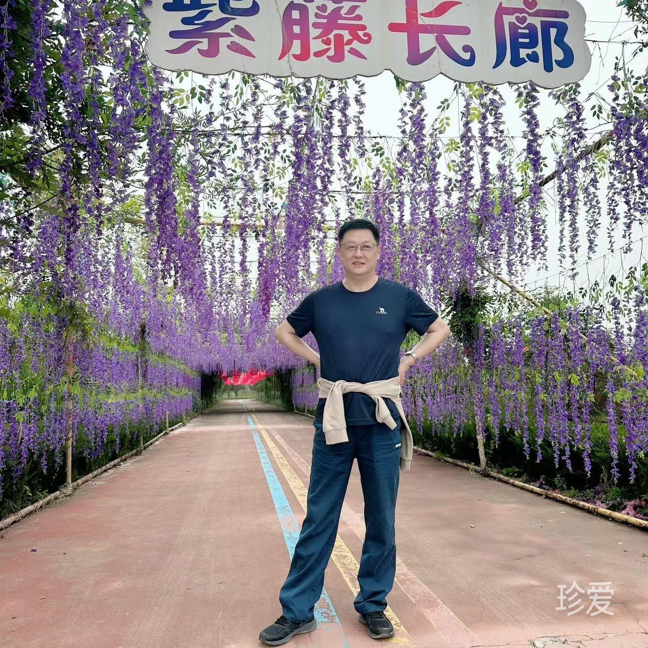 尋一個能牽手的人