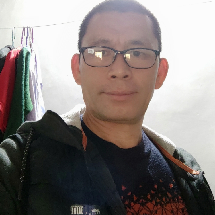 彩虹邊的一朵雨云