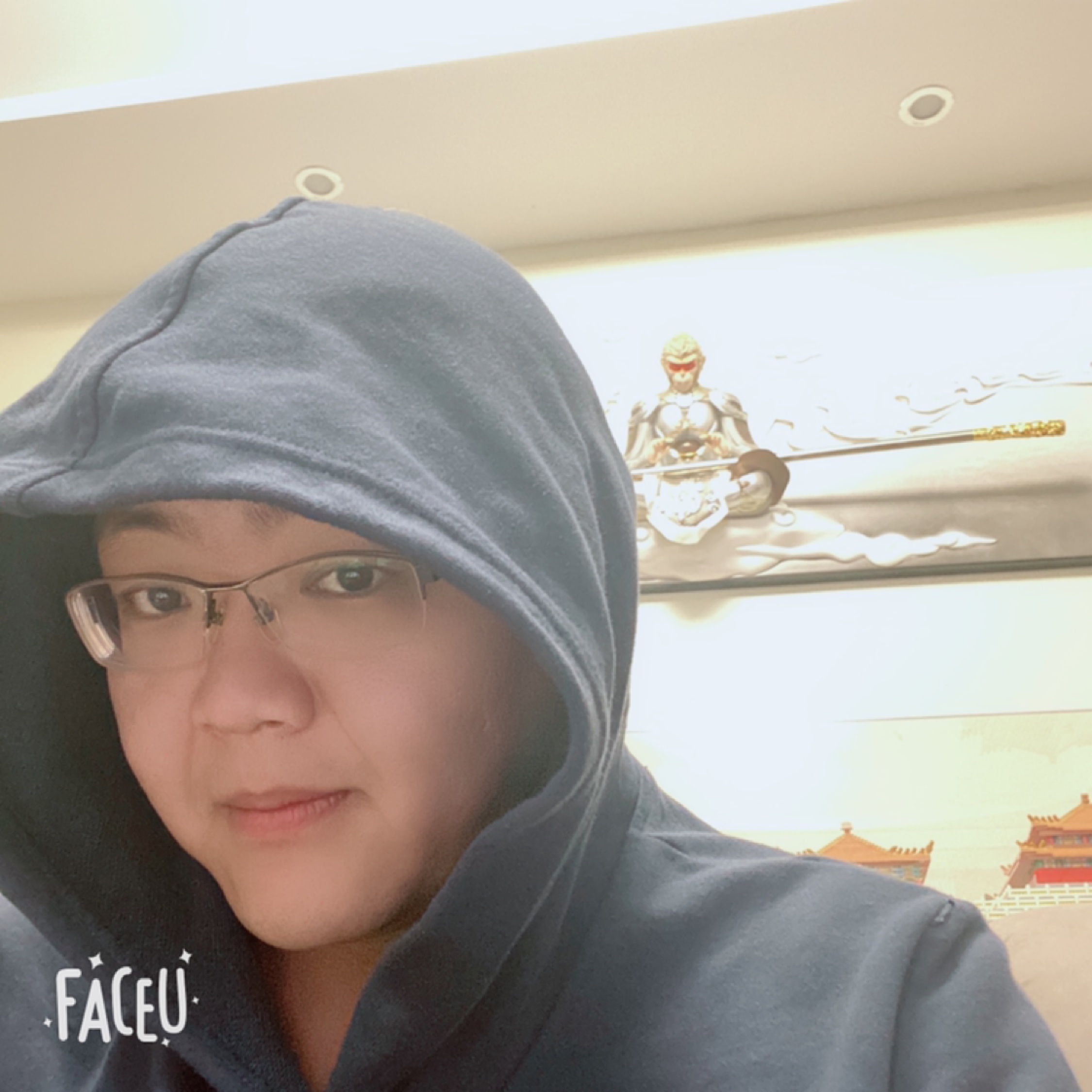 鱼水里叼着棒棒糖