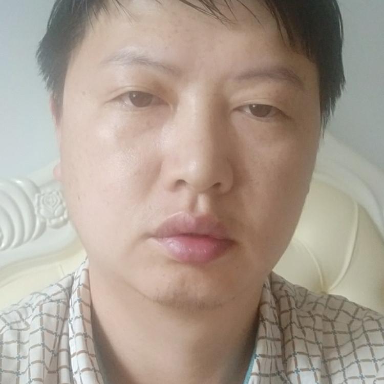 牽手漫步共白頭