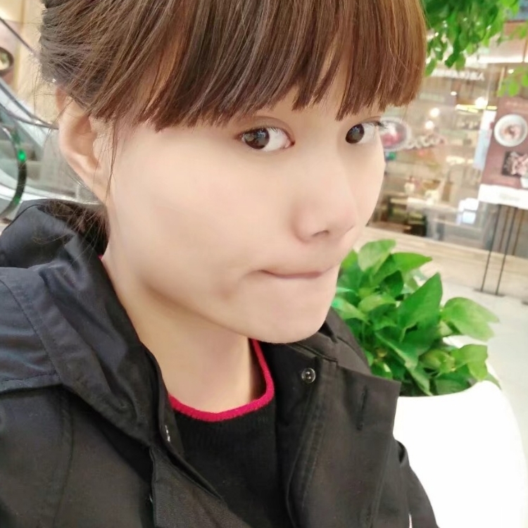 某女子
