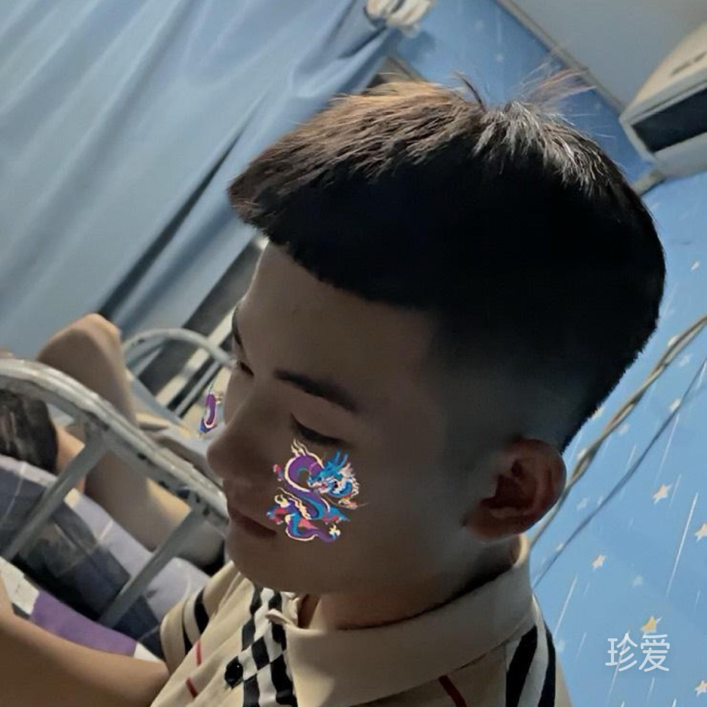 一抹红尘戏人间