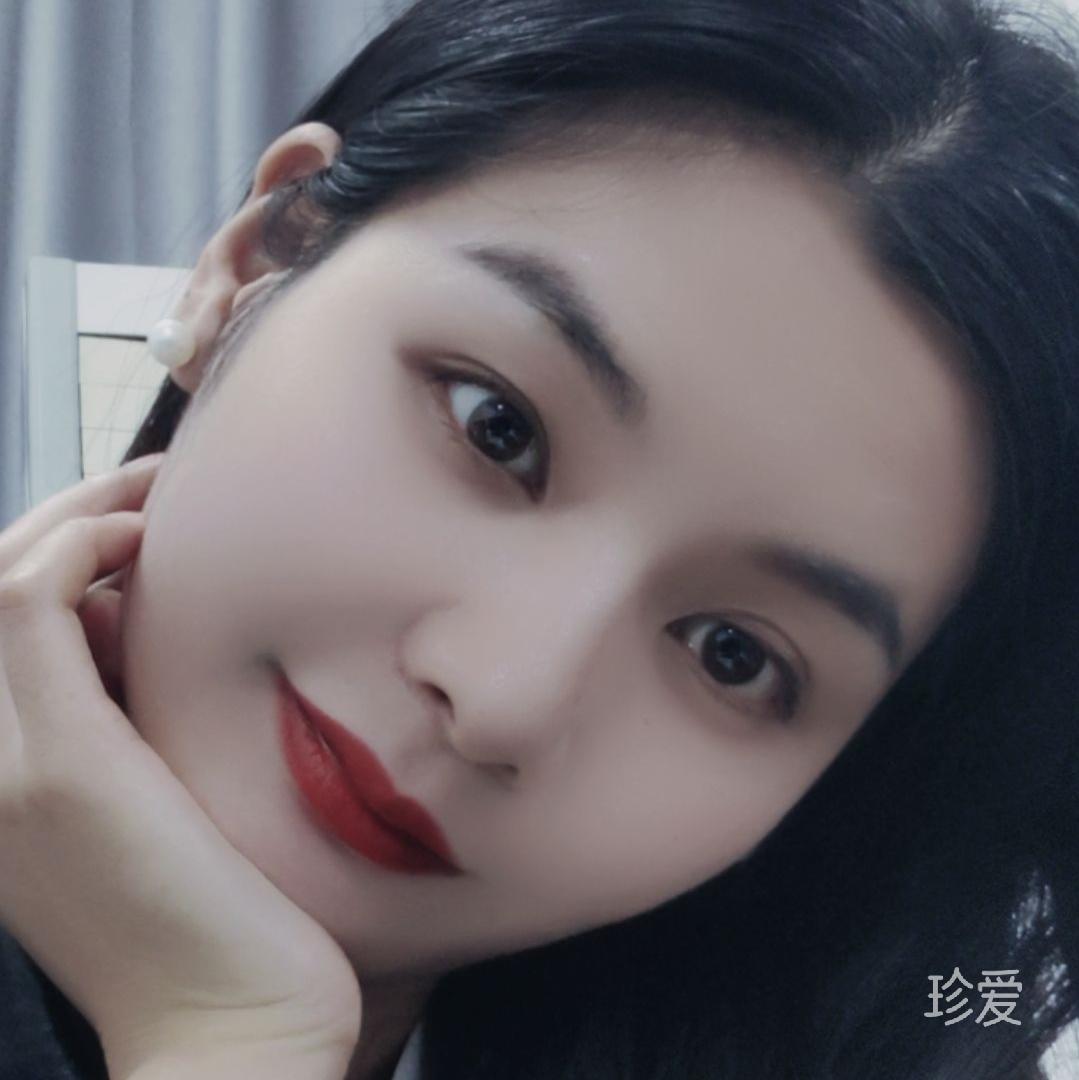 一個(gè)人獨(dú)走著