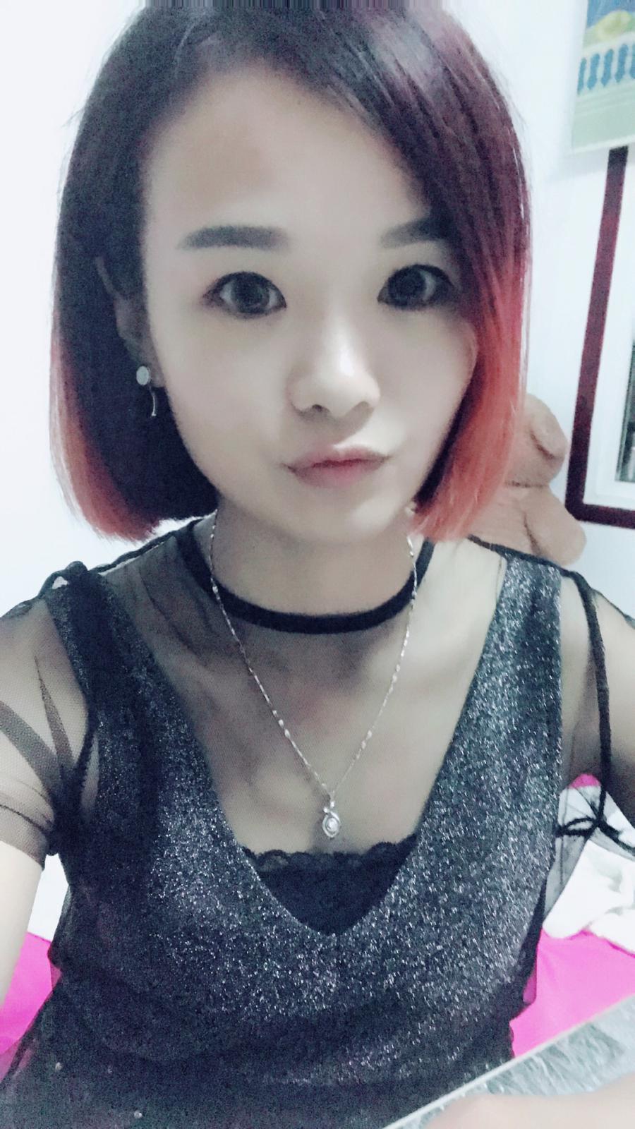 渴望爱情的小女人