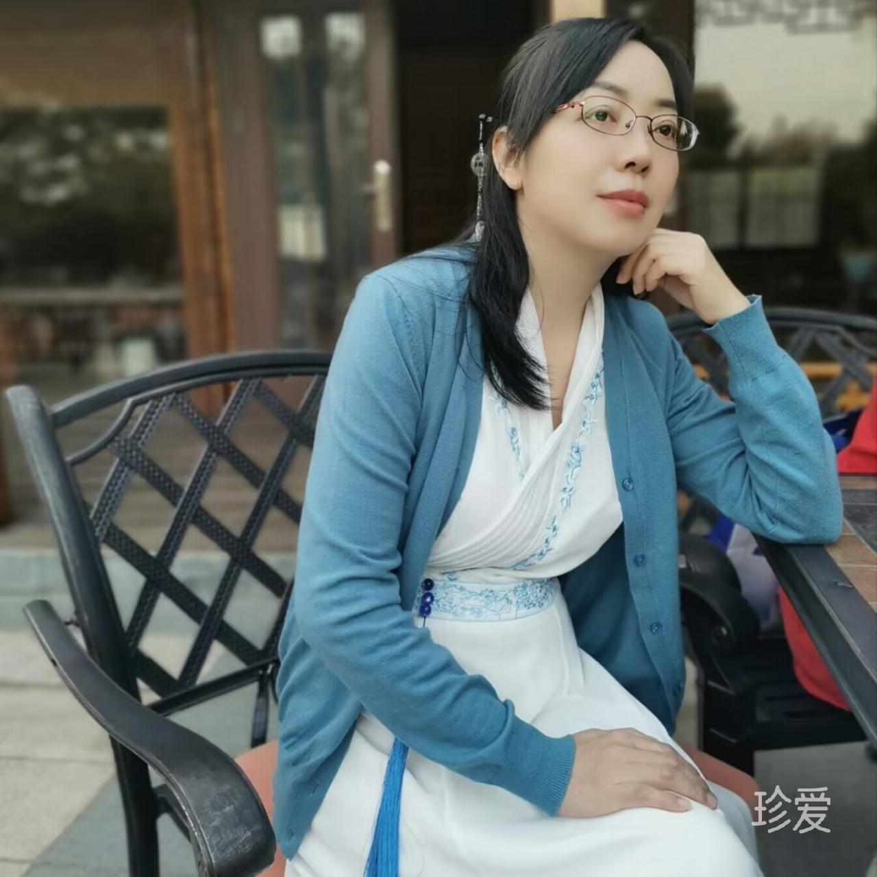 是谁苍白了等待