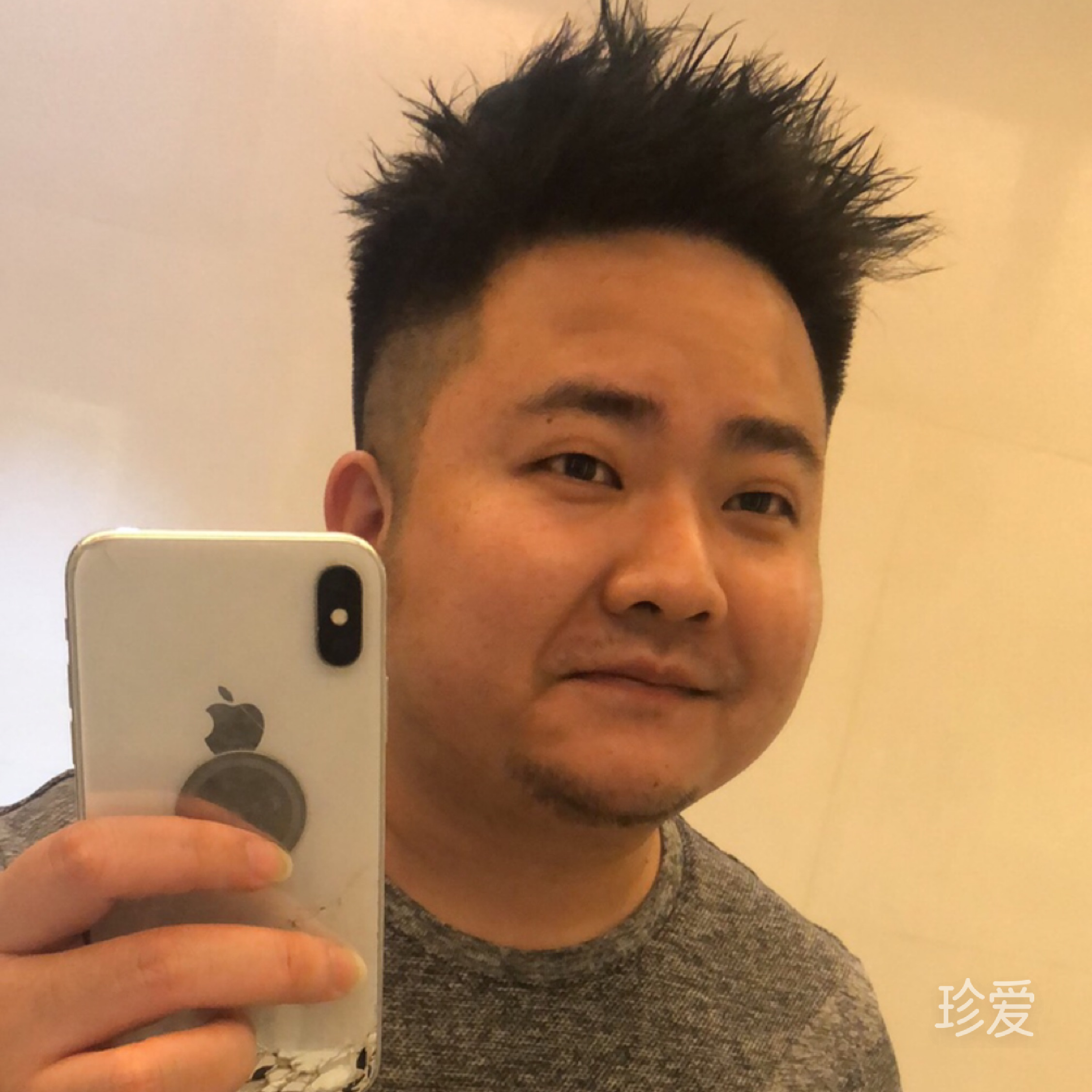 专业扶老人过马路