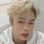 抑郁的十八歲男孩