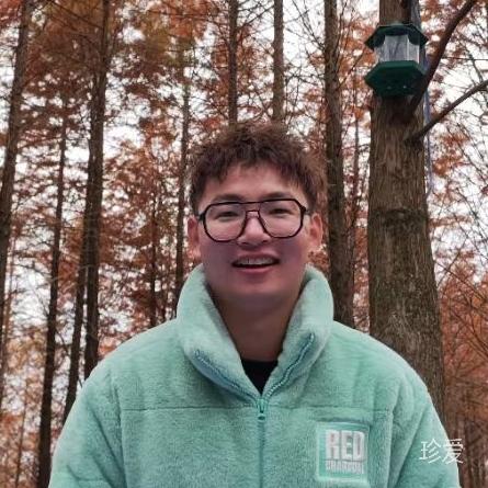 一只可爱小松鼠