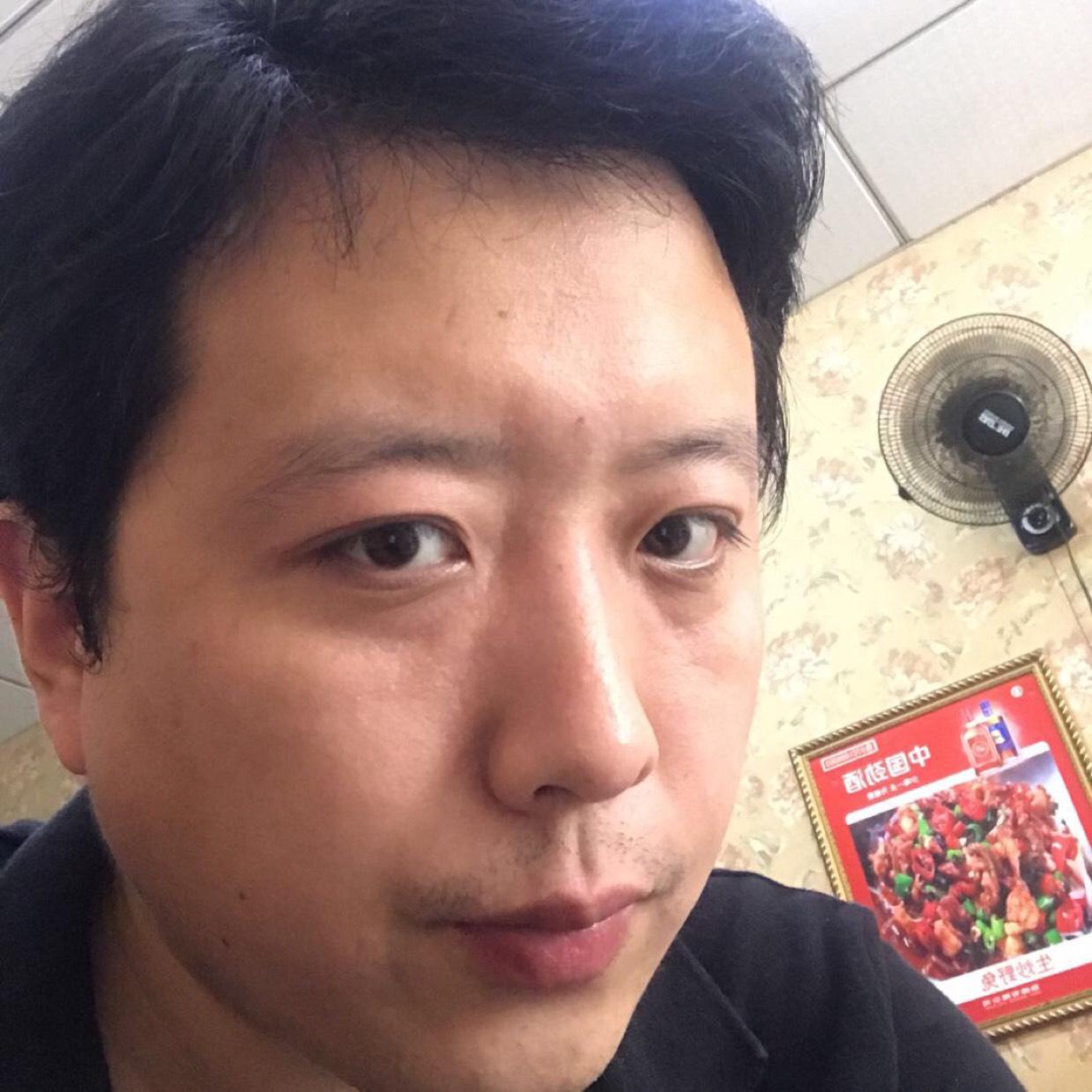 冷色调的橘黄