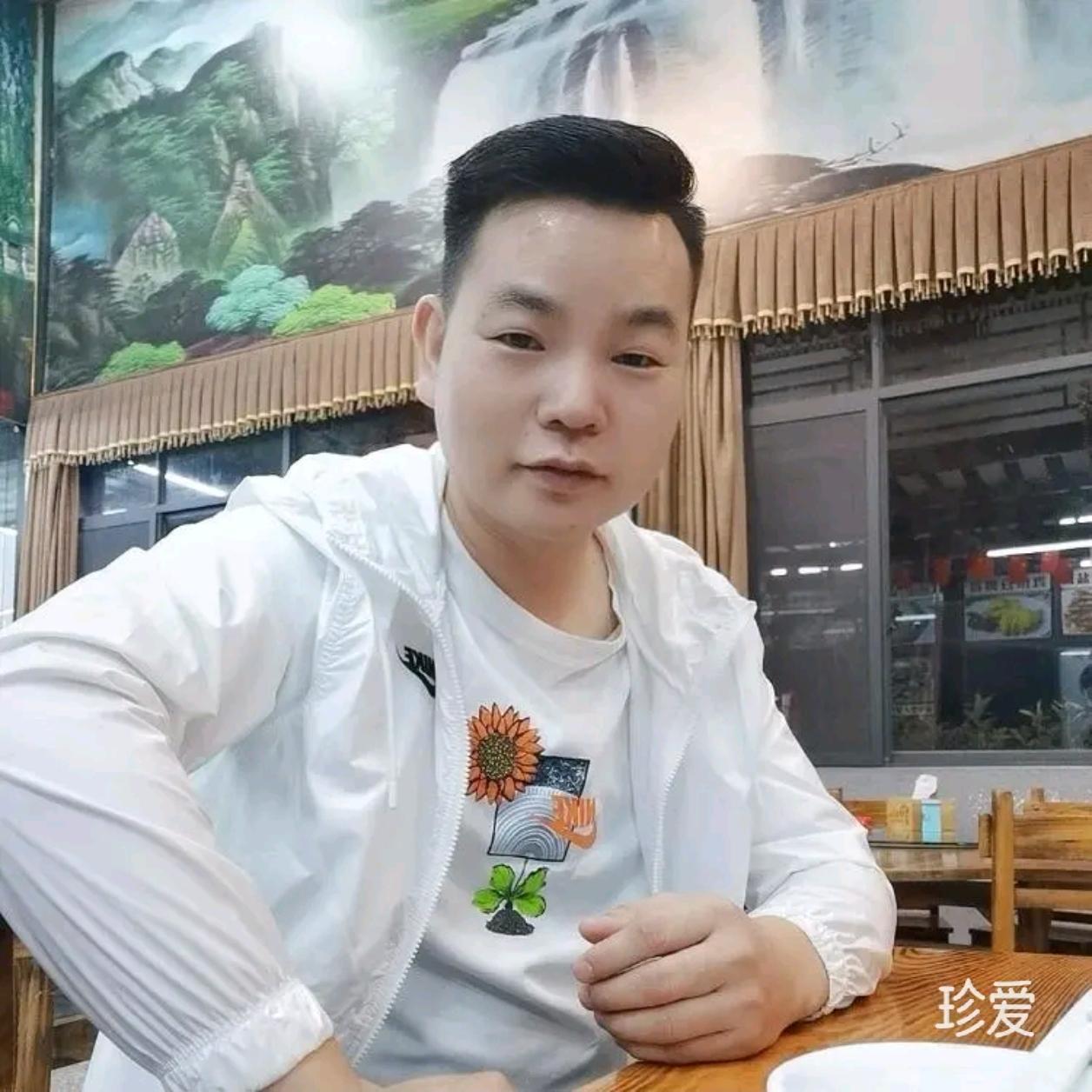 胡小峰