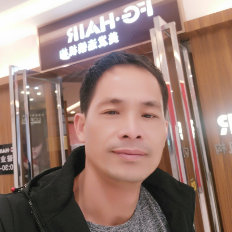 執(zhí)筆畫紅顏