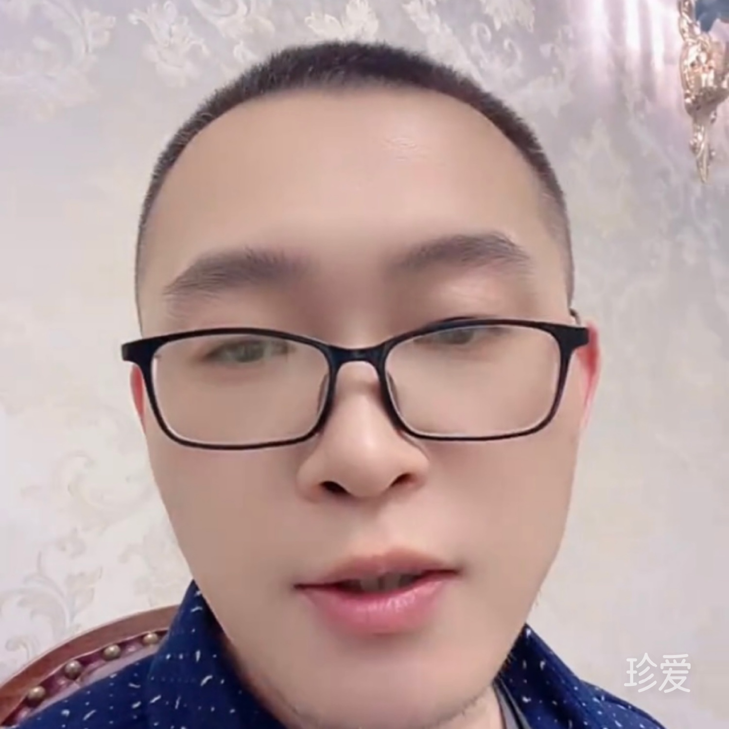 风卷浓云漫野鸣