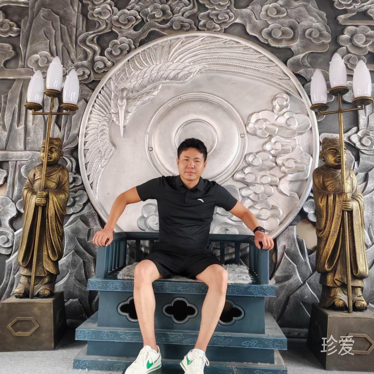 汤小诺