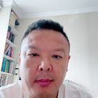 手牽手往下走