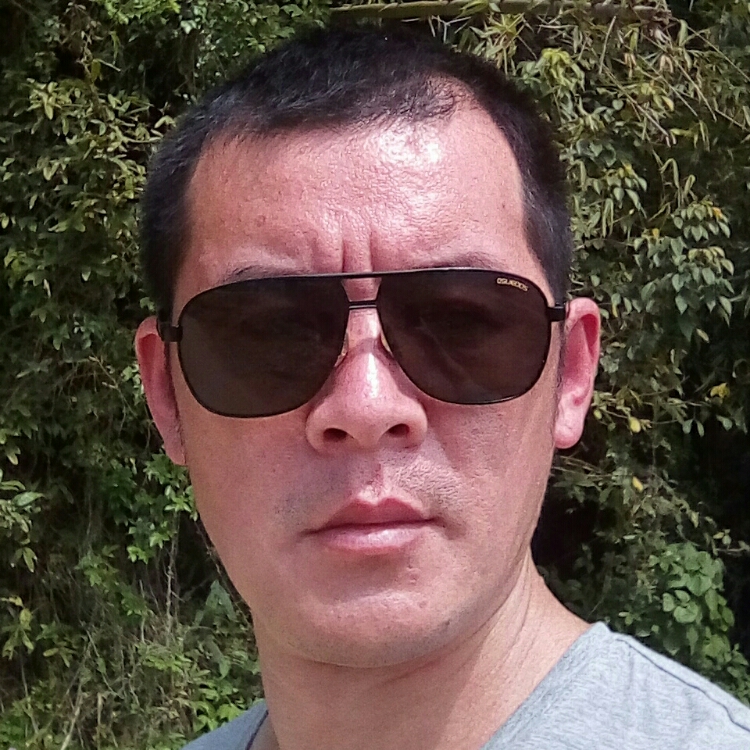 看破紅塵愛紅塵