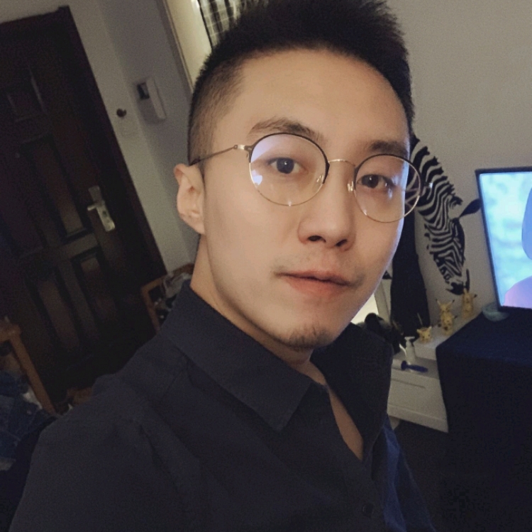 吸著煙徘徊街頭