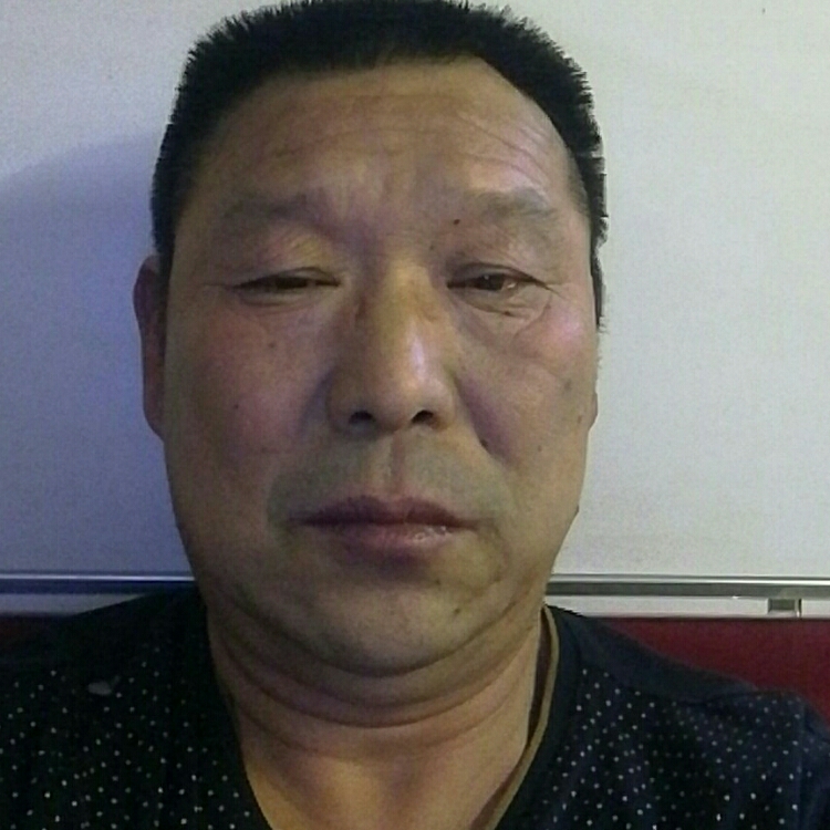 戈壁上快乐尕老汉