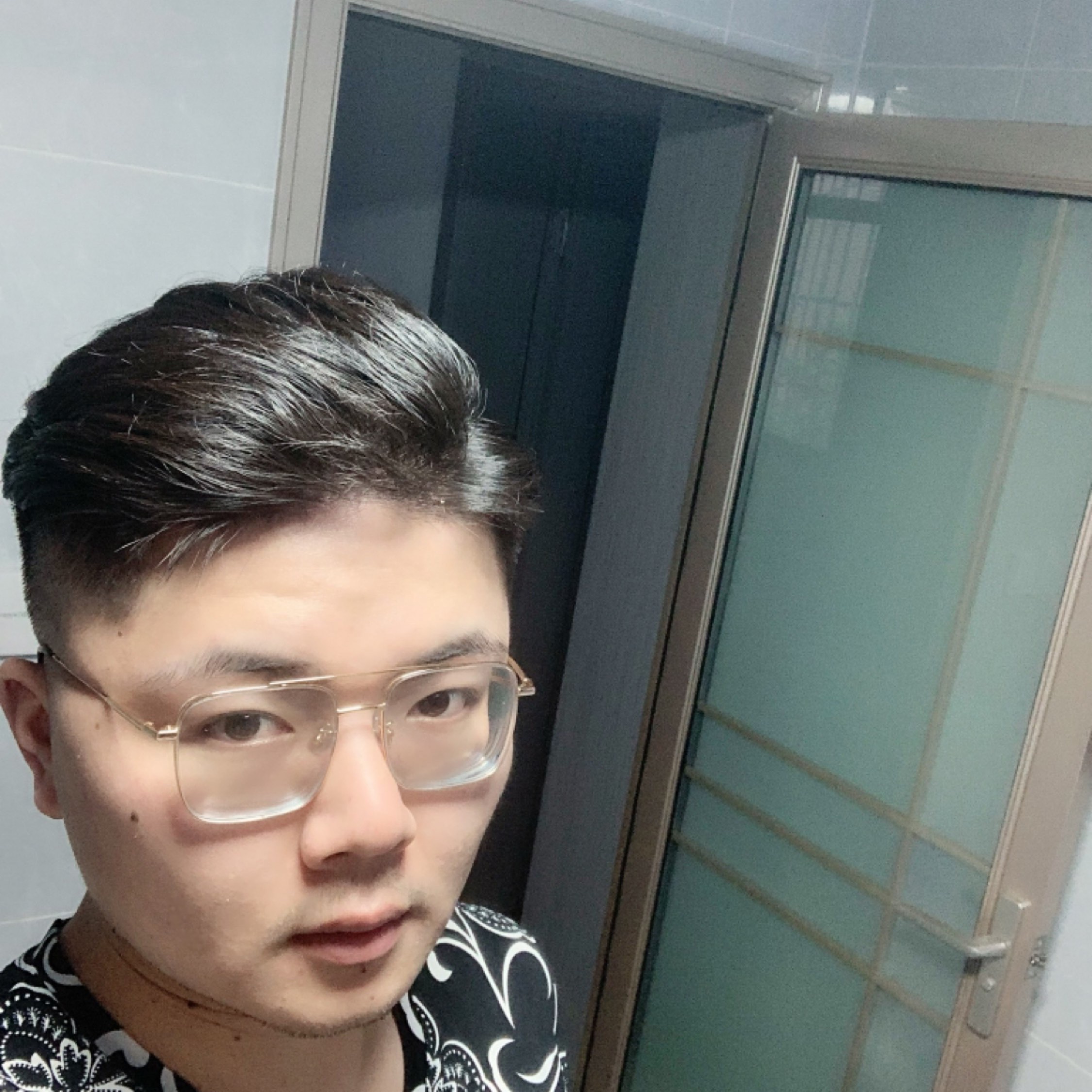 海底月是天上月