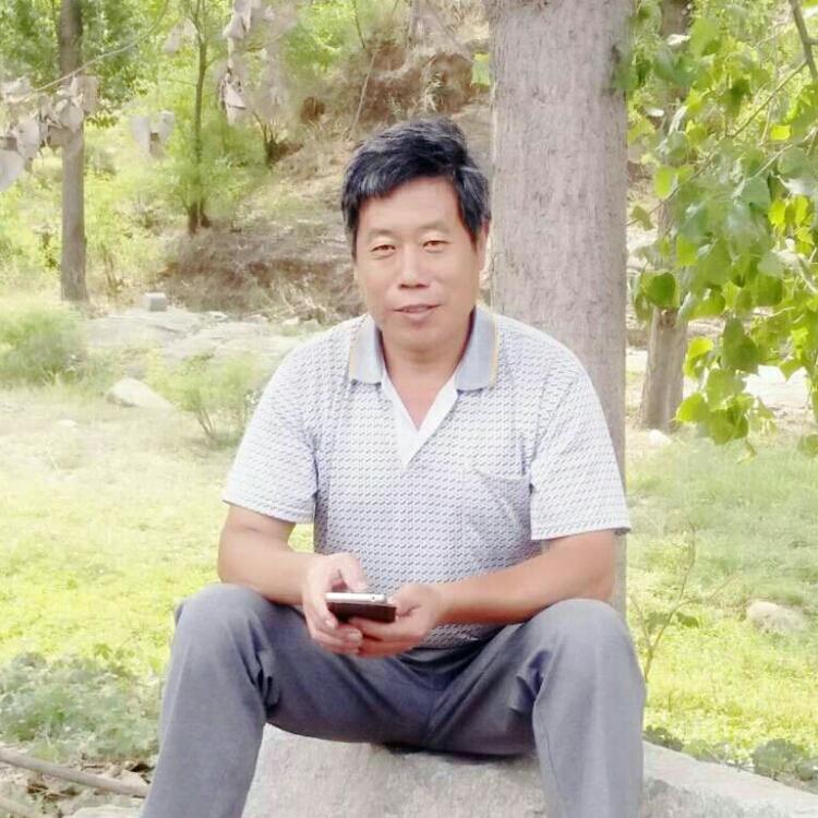 因?yàn)橛心闼钥鞓?lè)