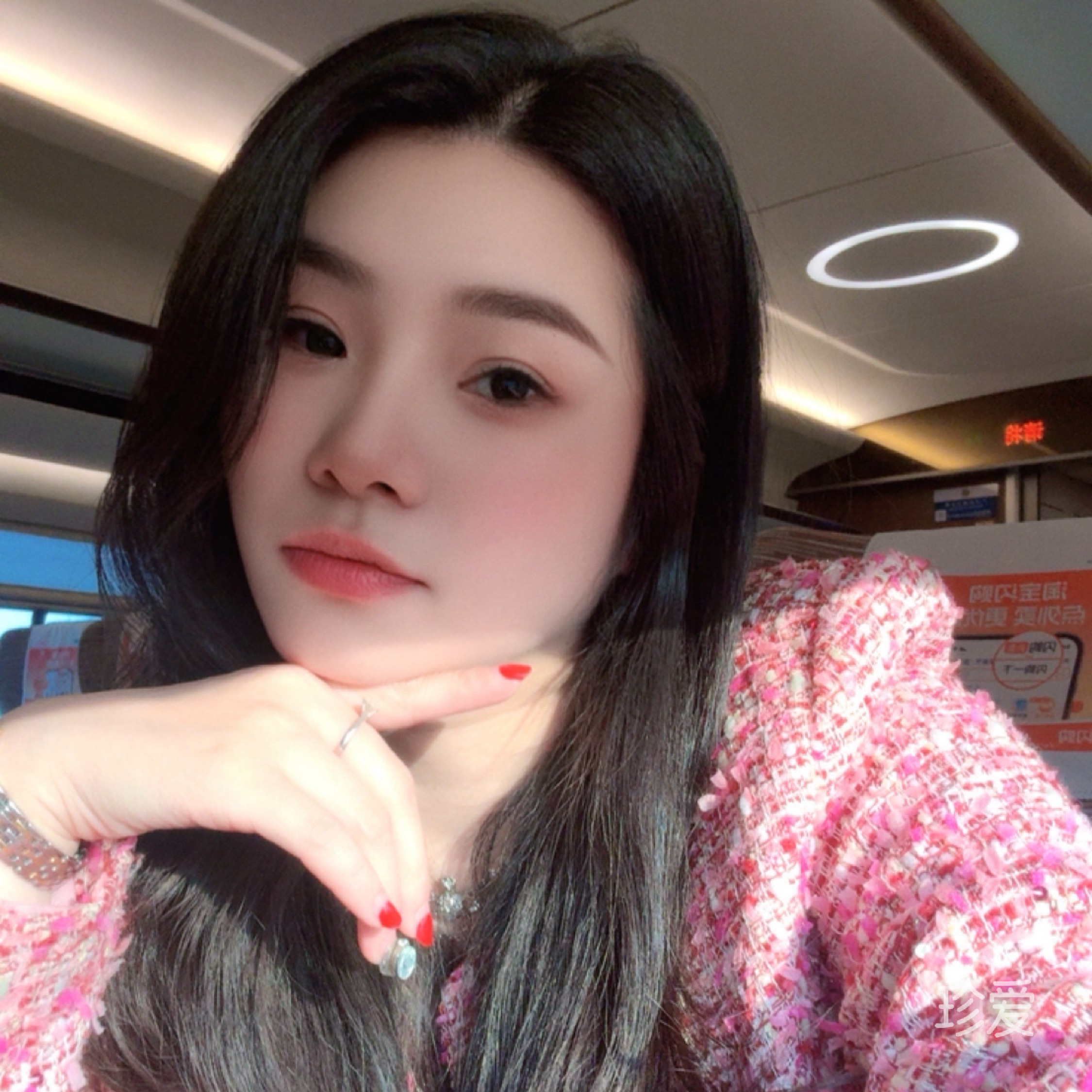 月光下的小姑娘