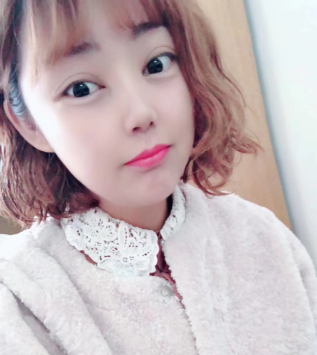 一个喜欢画画的小老师