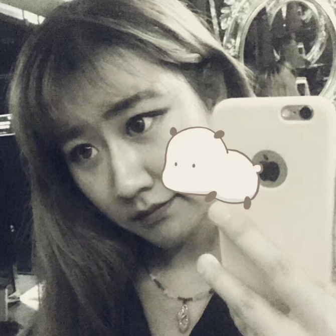 会拍照的小可爱