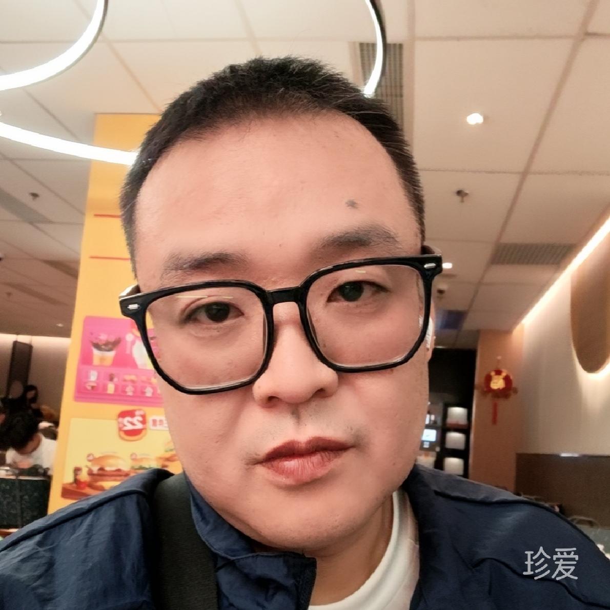 就是个蓝胖子
