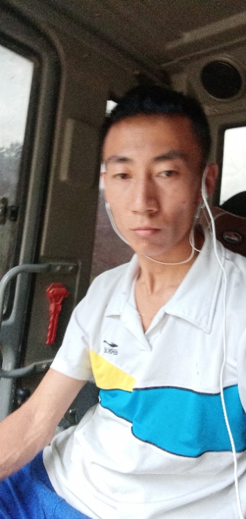 小男孩