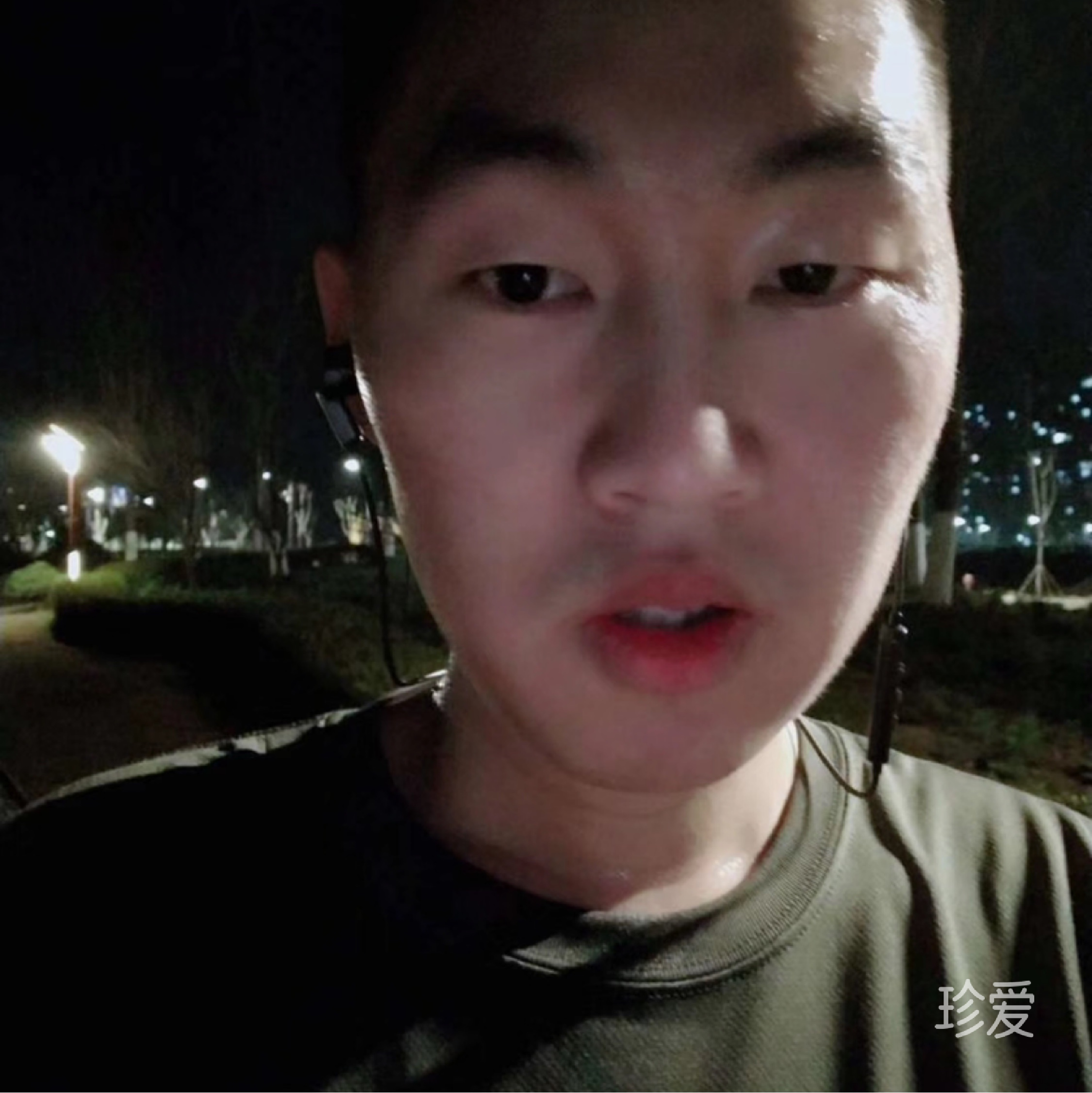 花随风落雨伴风晴