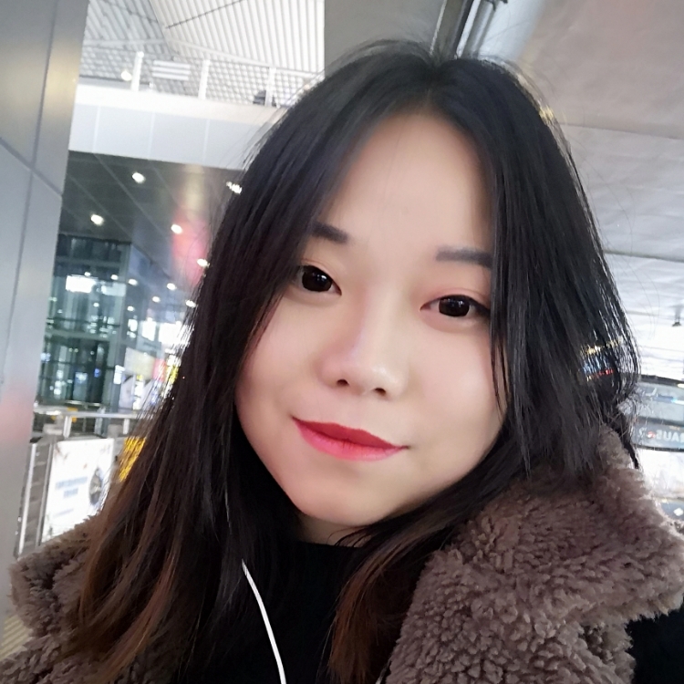 快樂(lè)的小露子