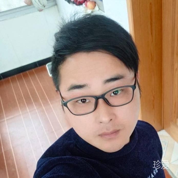 那人却在灯火阑珊