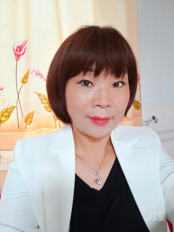 陽(yáng)光落在肩上