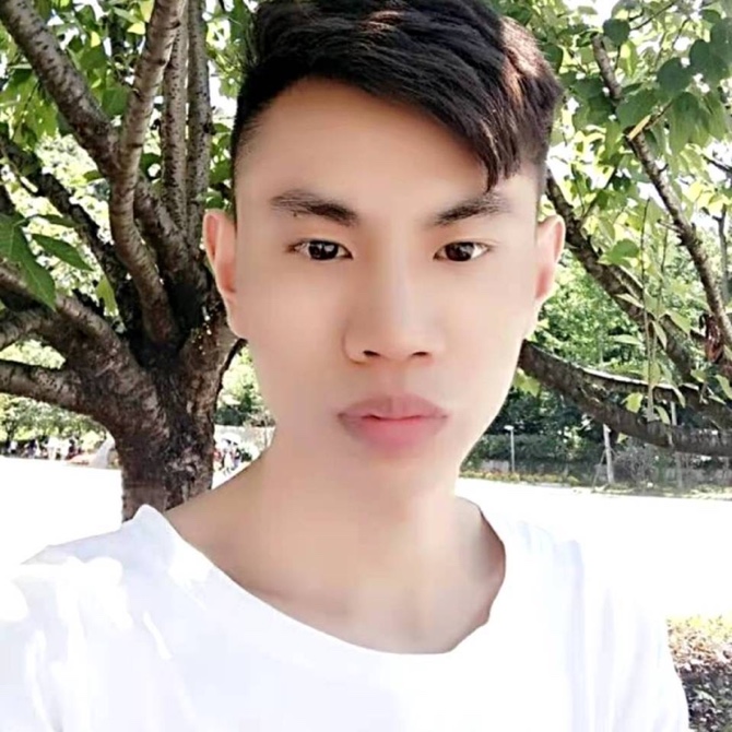 左凡