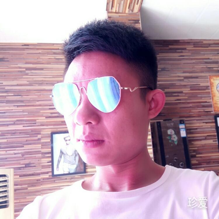 七個(gè)小瓶蓋