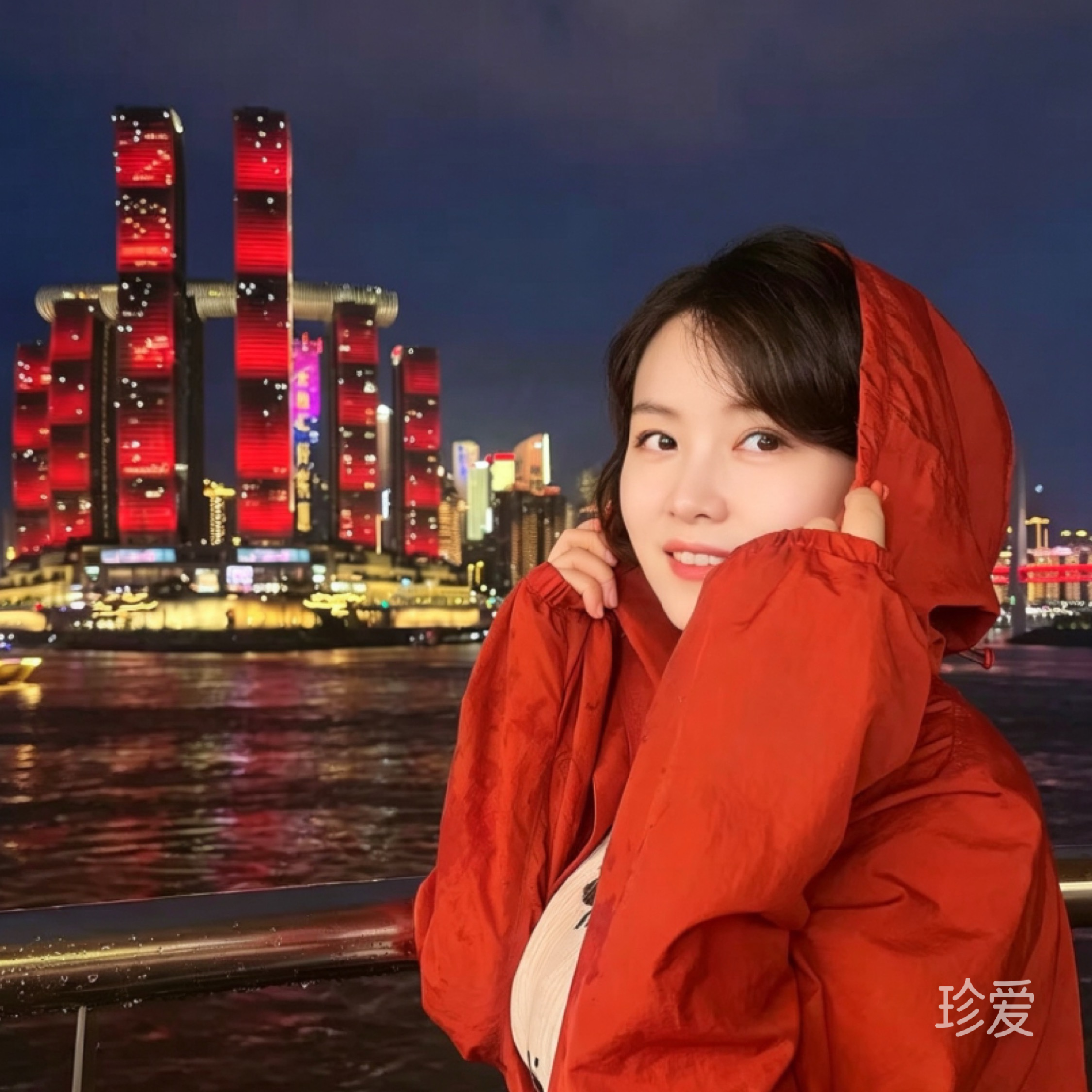嘴角上扬