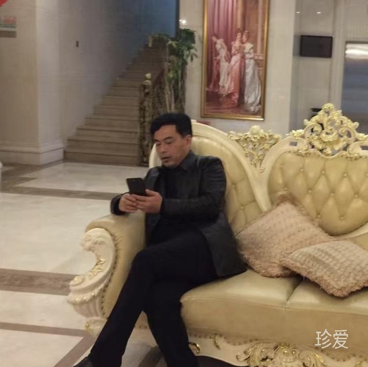 敉悦谧然