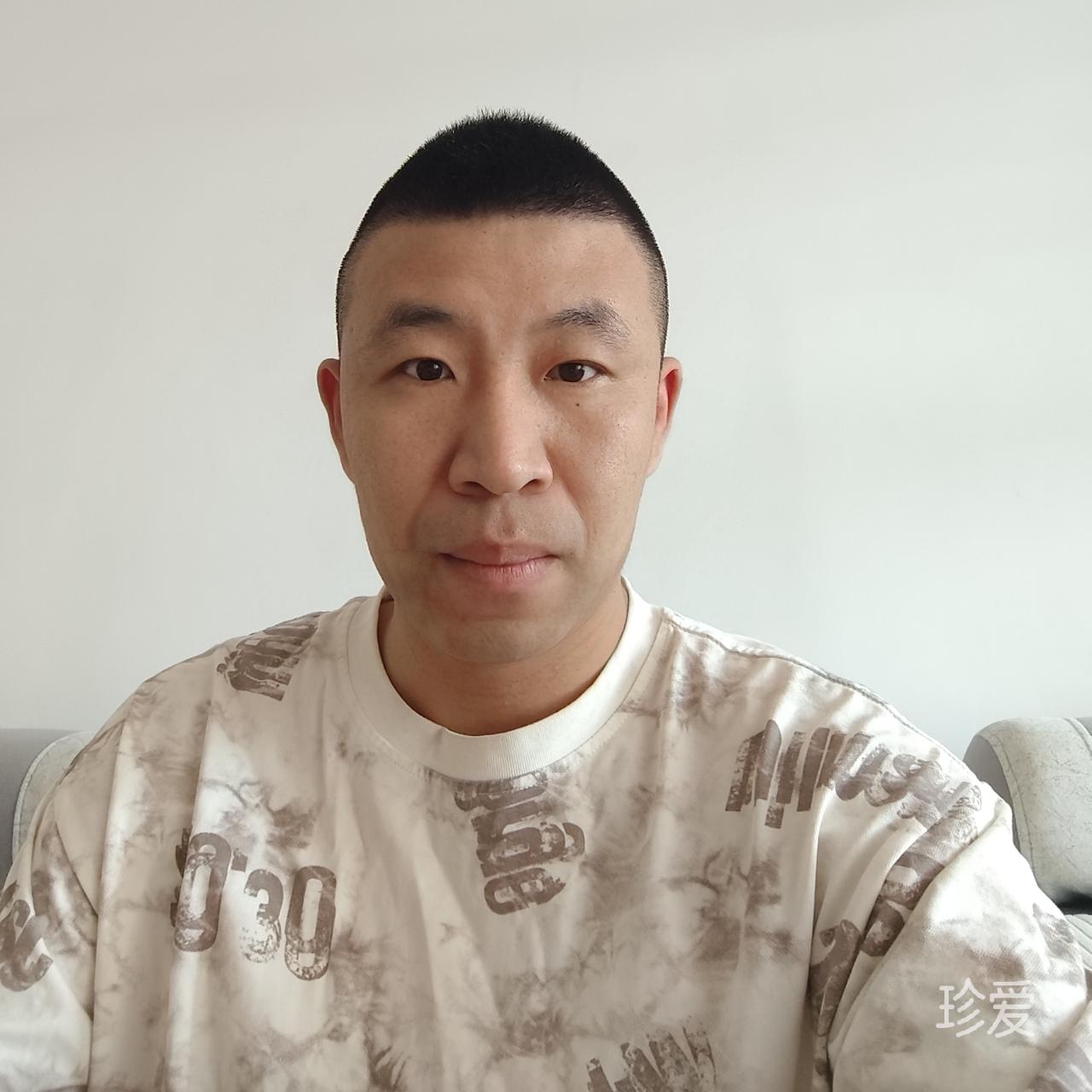 麥田里的小男孩