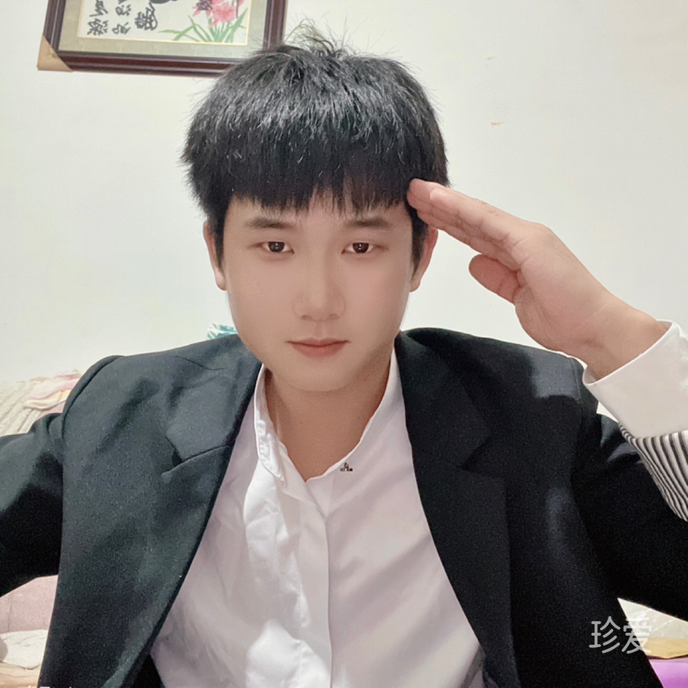 坐在房顶看星星