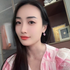 快樂(lè)的小女孩