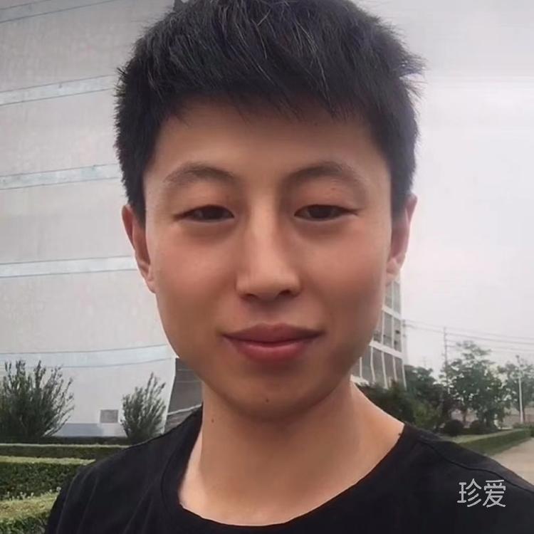 坐在楼顶看月亮