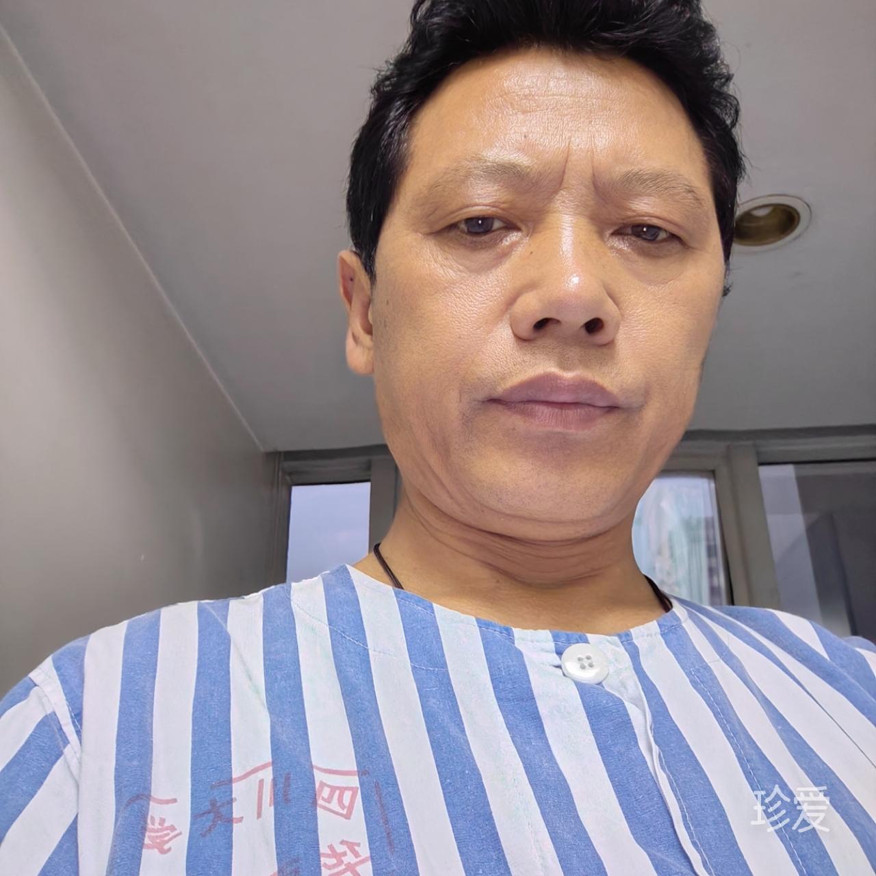 淡藍(lán)色的云