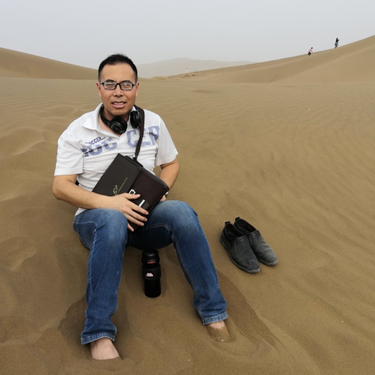 習(xí)慣了夜的黑