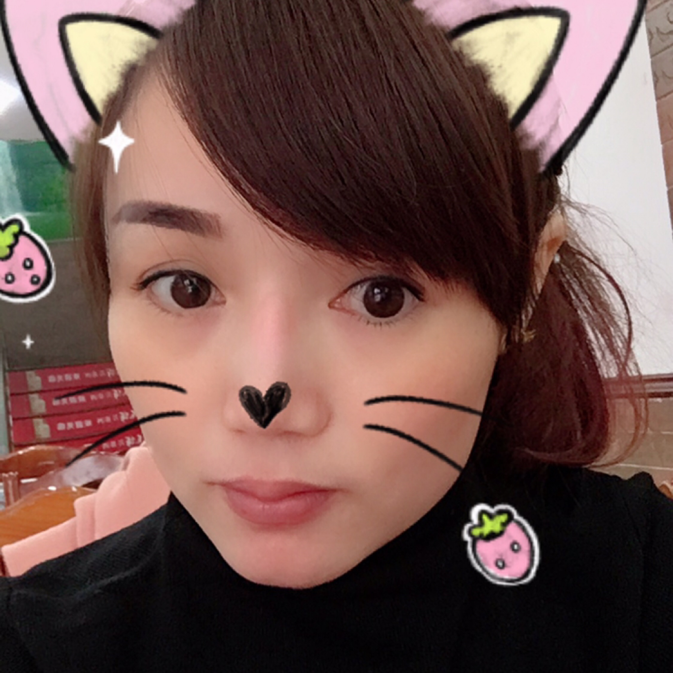 扯起嘴角牽強的笑