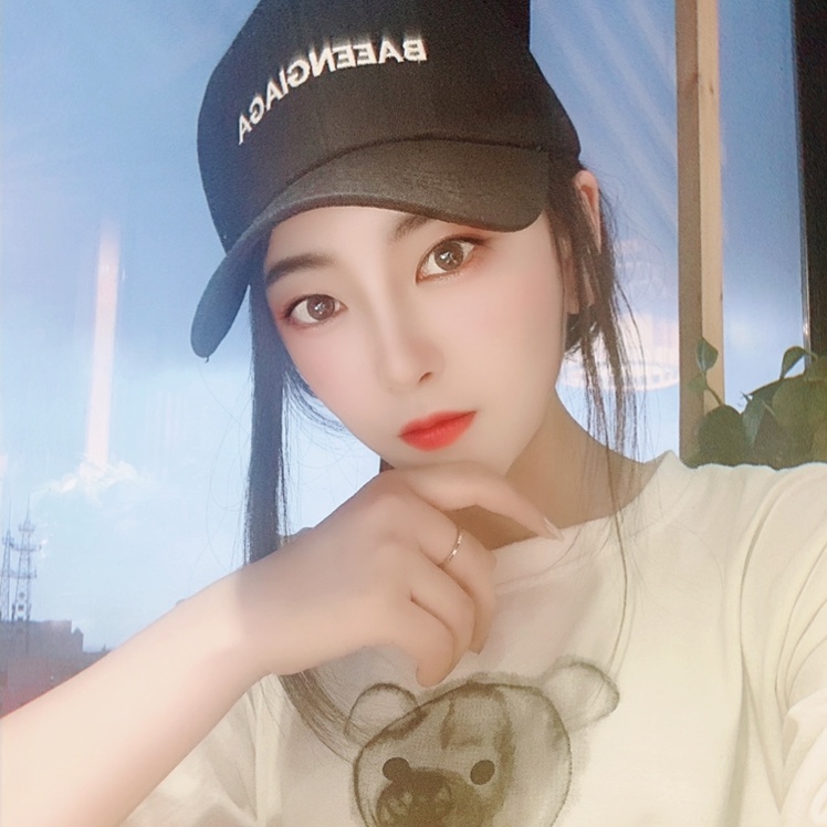 一個愛笑的女孩