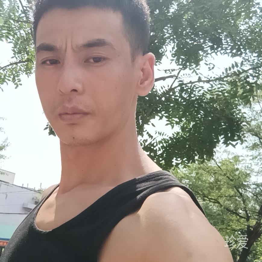 亚伦