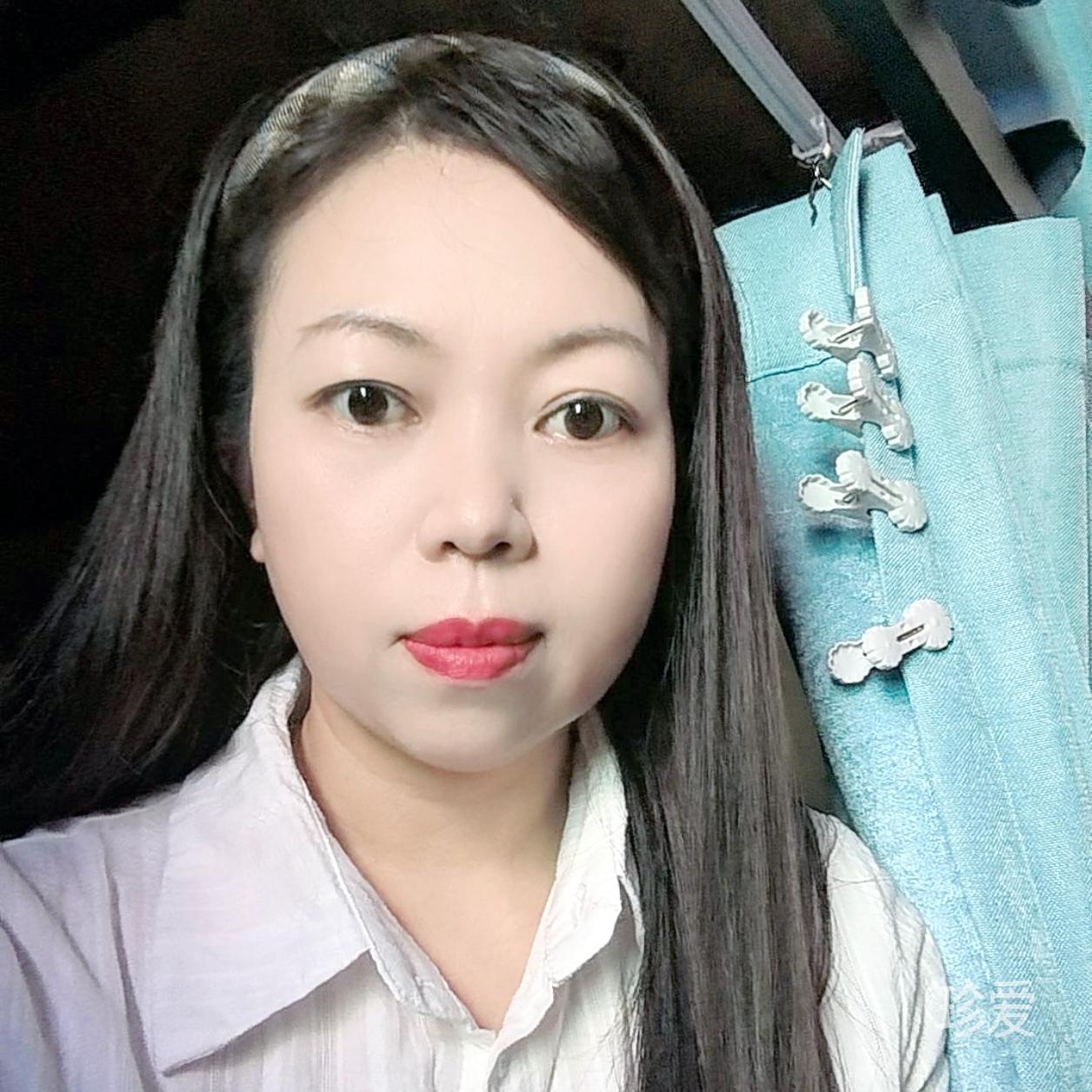 静开的夏荷