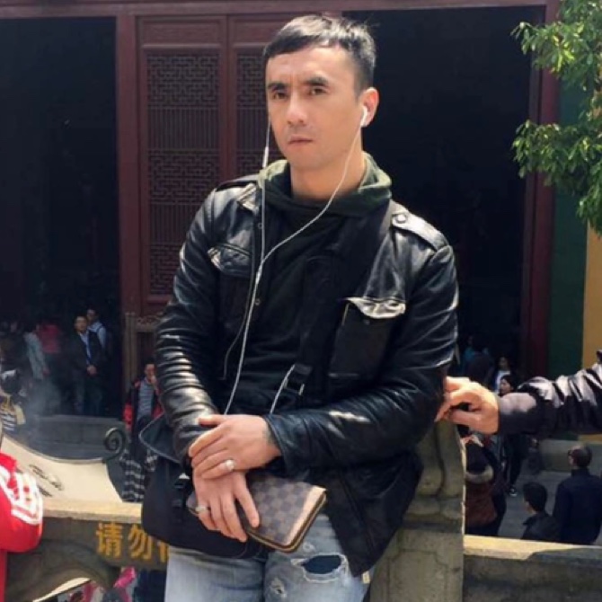 找個貪財好色的