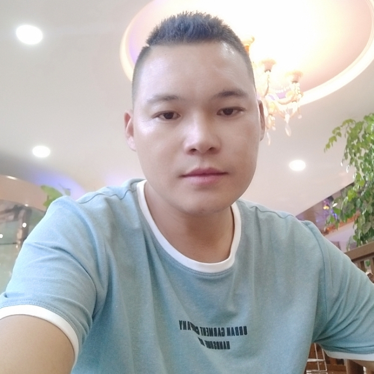 坐著等待你的到來(lái)